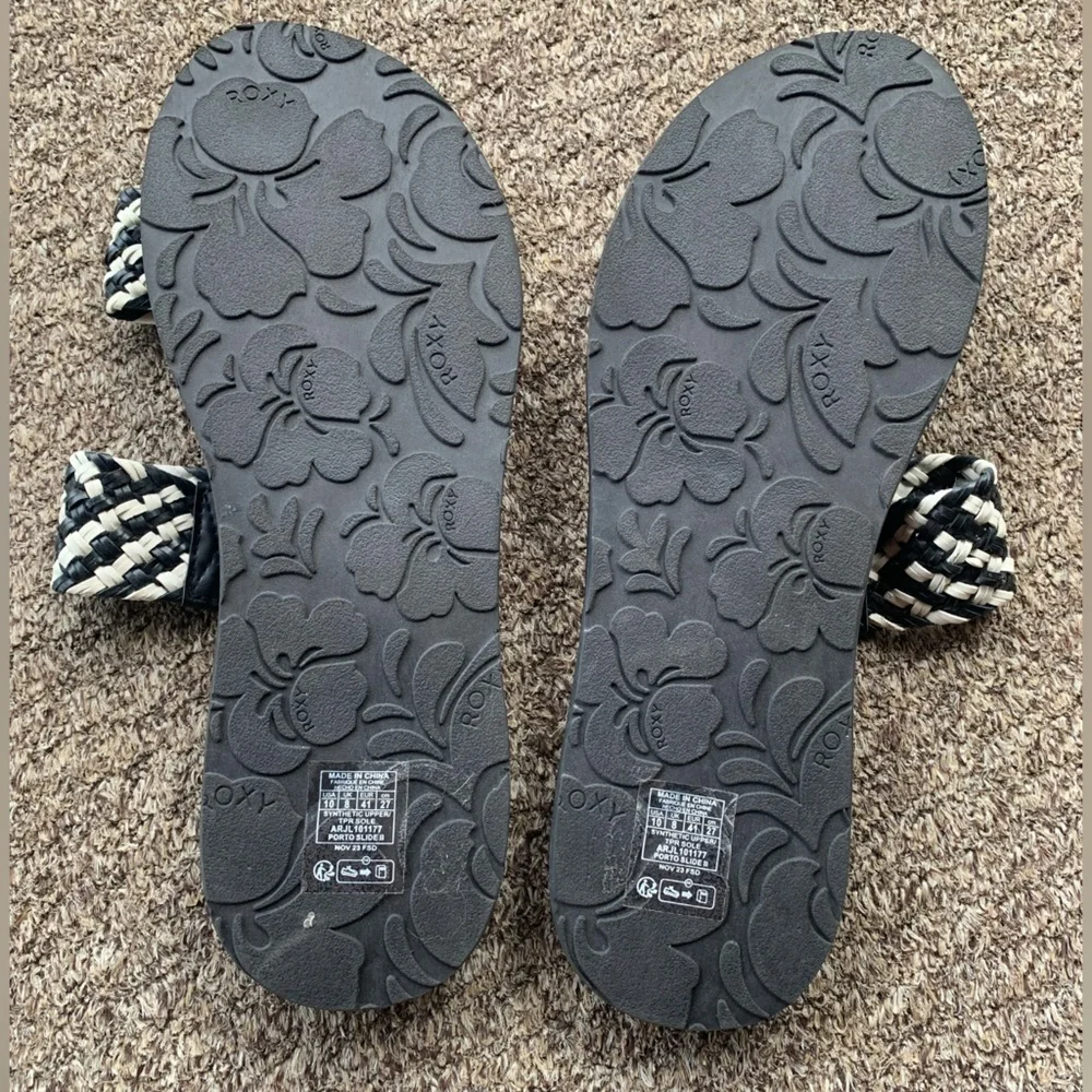 Roxy Double Woven strap slide sandals never worn